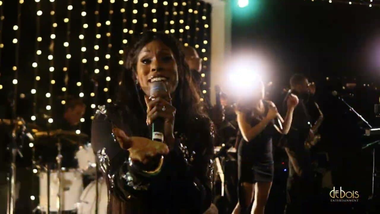Entourage performing